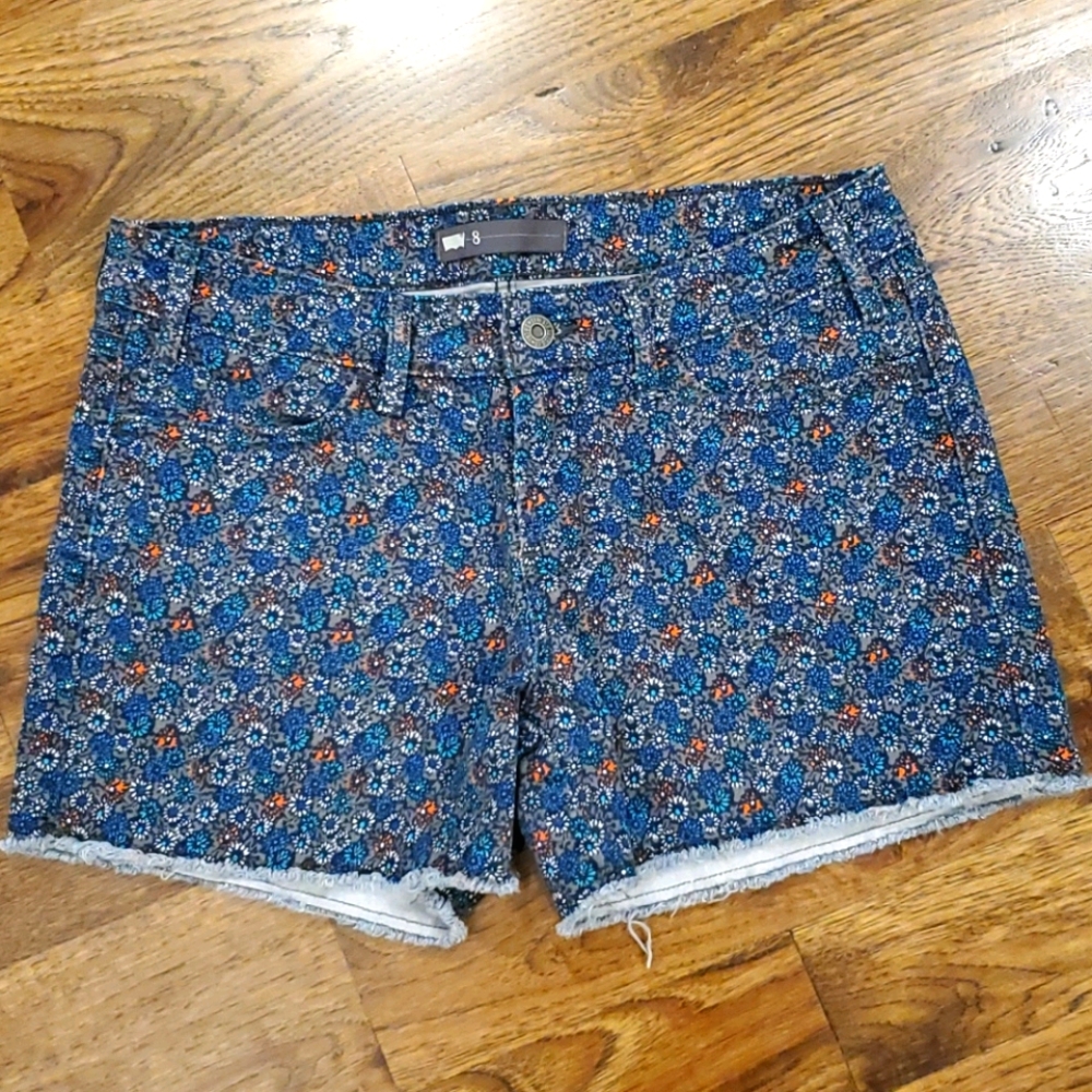 Levi's womens floral raw hem jean shorts size 8